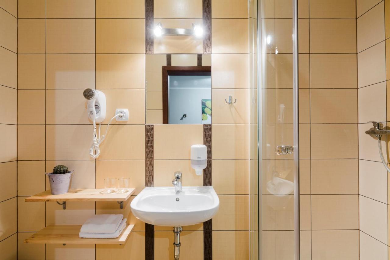 Noce I Dnie Otel Postołowo Dış mekan fotoğraf