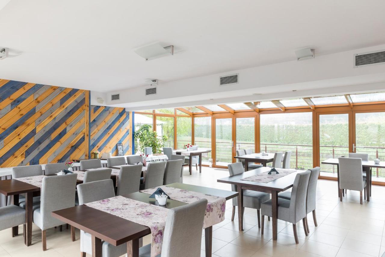 Noce I Dnie Otel Postołowo Dış mekan fotoğraf